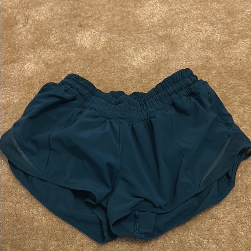 Women teal lululemon hotty hot size 4 2.5 inch